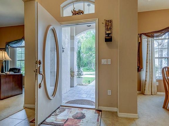 5th image of 87 Robinson Dr