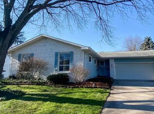 2423 Newport Dr, Lansing, MI 48906