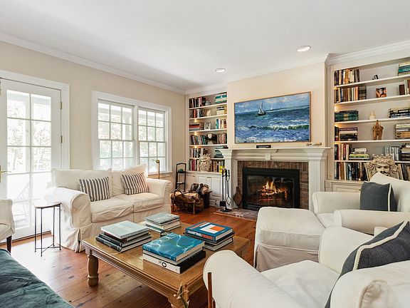 5th image of 342 Old Sag Harbor Rd