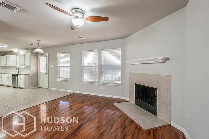 4 bed, 2.5 bath, 2277 sqft, $2,470 — Photo 4