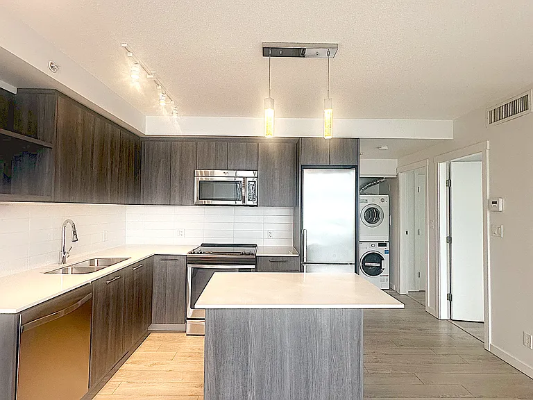685 Pacific Blvd #1807 — Photo 1