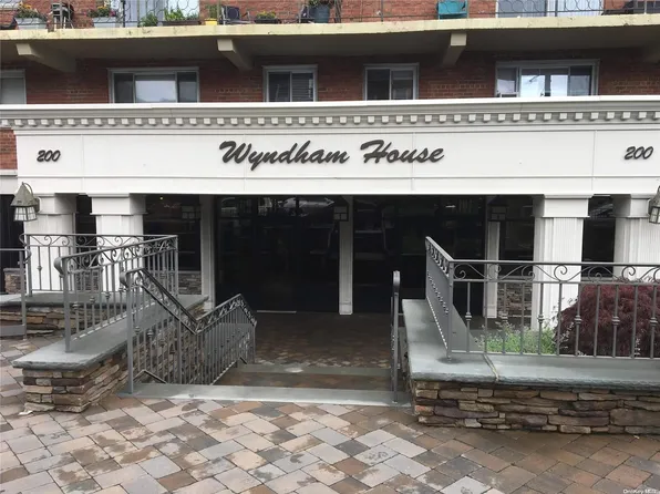 200 Atlantic Avenue #109, Lynbrook, NY 11563