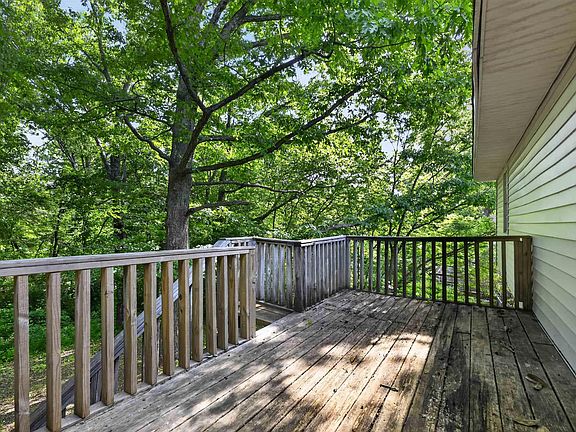 4th image of 712 Country View Ct