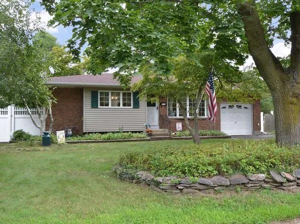 319 Moriches Road, Saint James, NY 11780