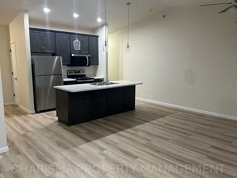 32nd Street Condominiums — Photo 30