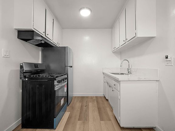 2nd image of 634 W 92nd St #F10