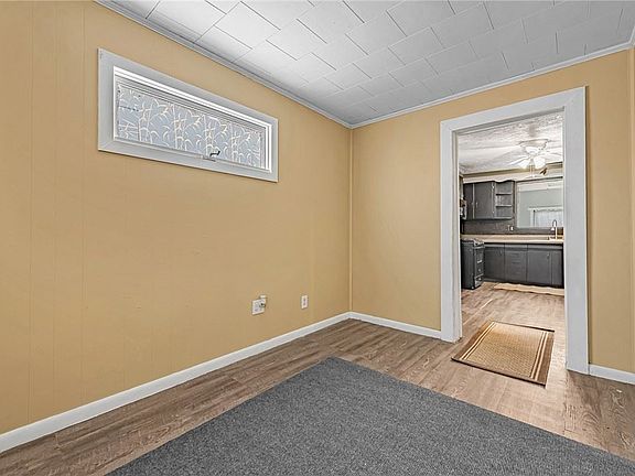 3rd image of 605 S Edgewood Ave