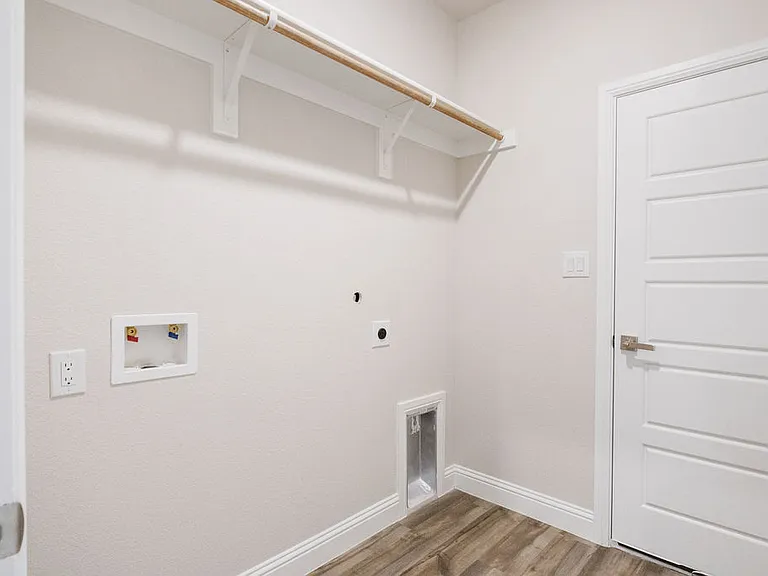 2515 Austin Ct — Photo 12