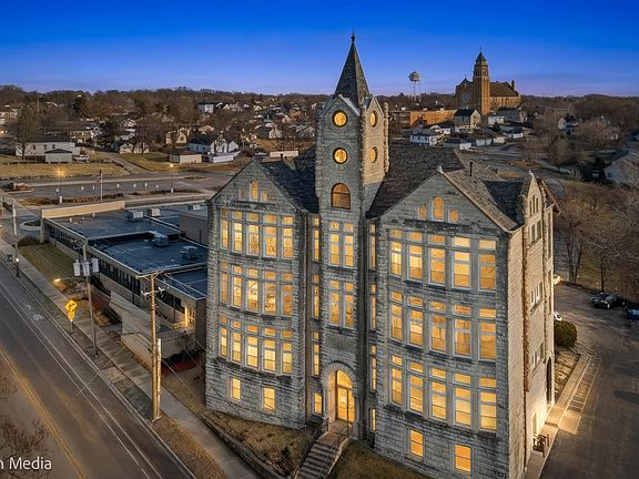 3rd image of 400 McCarthy Rd APT 419