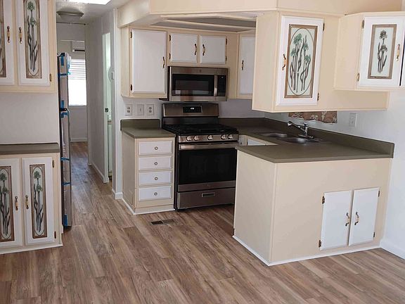 4th image of 475 Moser Ave #13