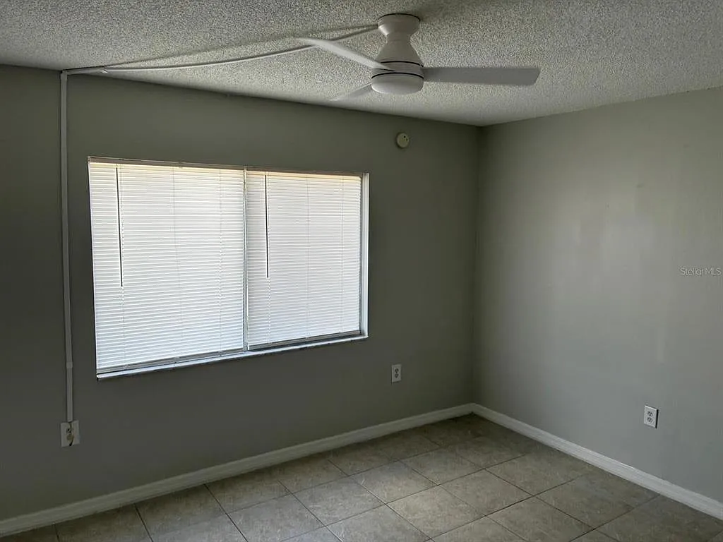 1 bed, 1.0 bath, 555 sqft, $1,200 — Photo 4