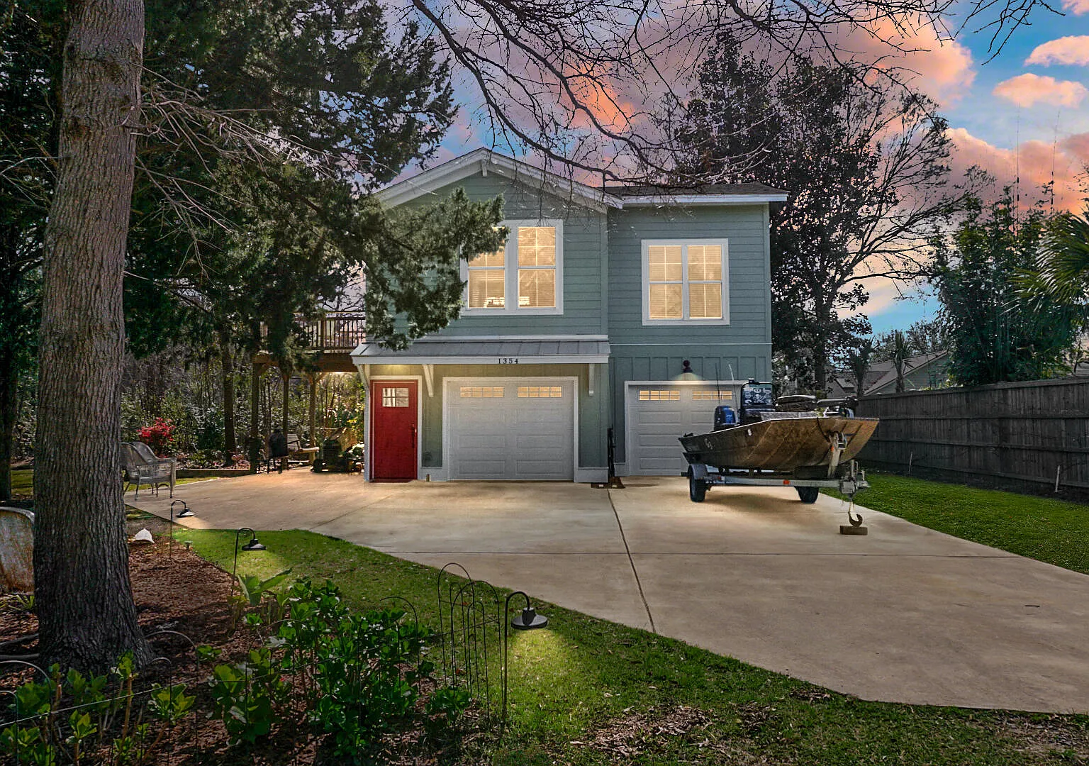1 bed, 1.0 bath, 700 sqft, $3,000 — Photo 1
