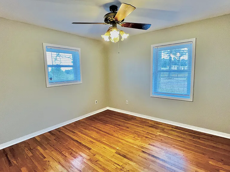 225 Lowe Dr #1 — Photo 17