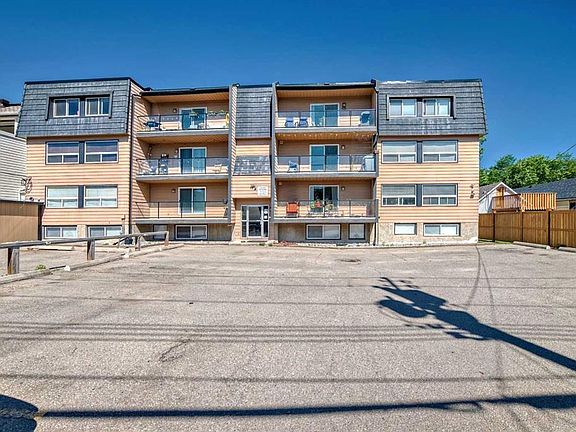 3rd image of 1027 1st Ave NW #401