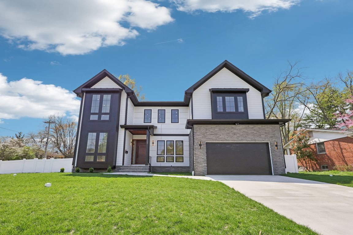 Hillcrest Dr-1504-001.jpg