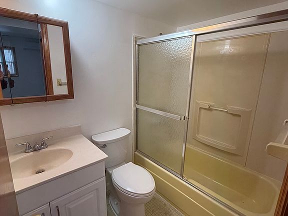 5th image of 373 Katan Ave #B