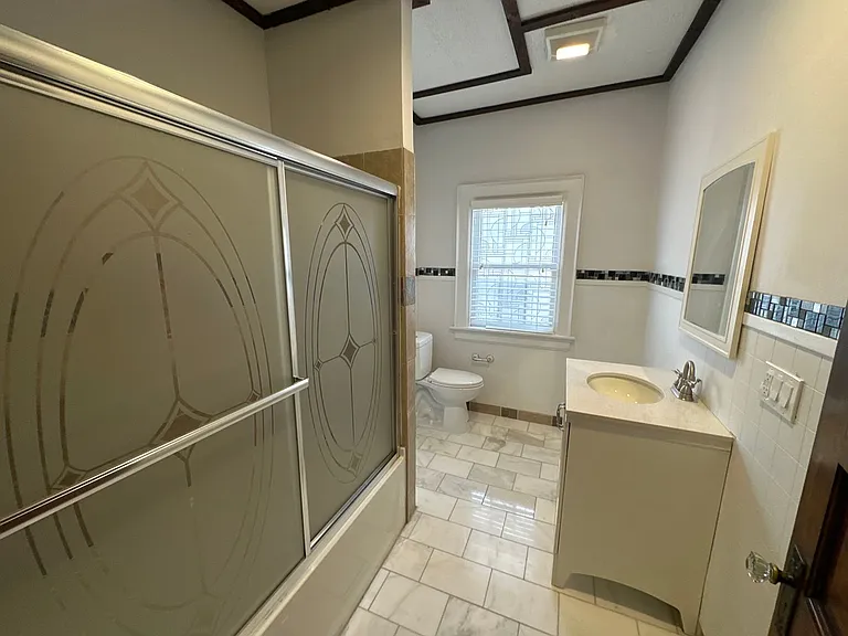 N High St 2321-2327 ONYX — Photo 6