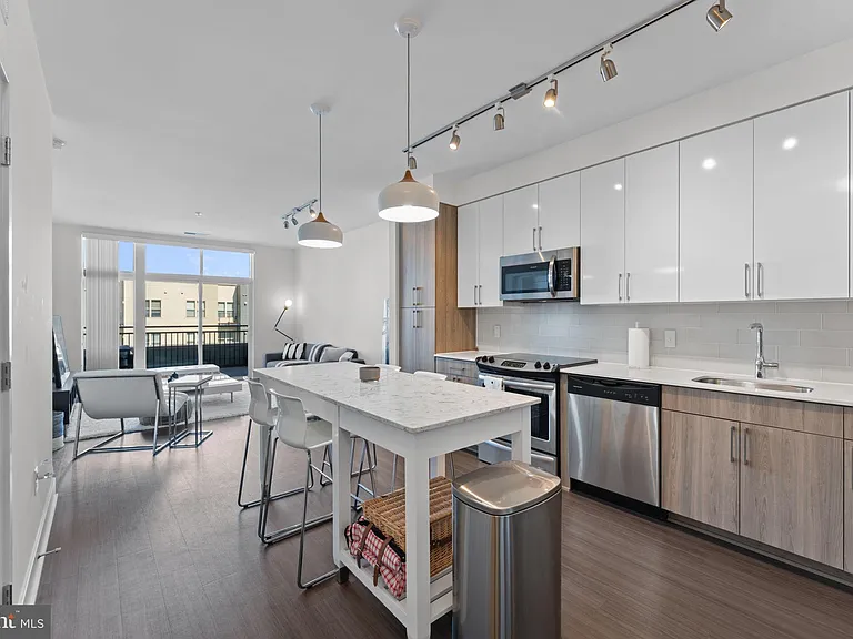 145 Riverhaven #435 — Photo 7