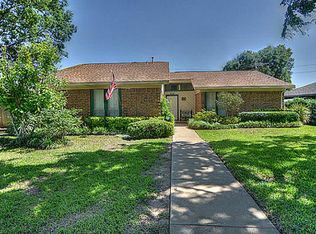 1824 Kensington Dr, Carrollton, TX 75007