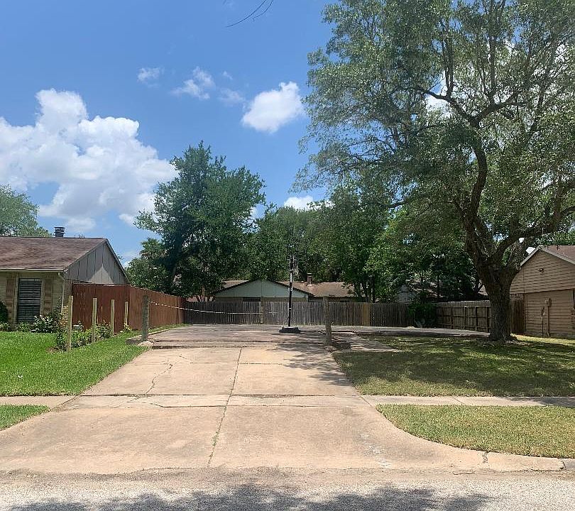 1st image of 6835 Tara Dr