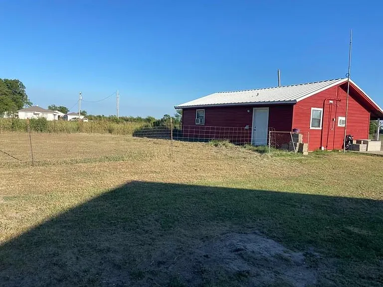 4156 FM 118 — Photo 2