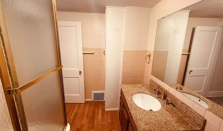 2110 Newton St — Photo 16
