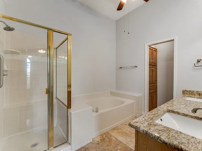 605 English Oak St — Photo 20