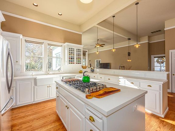 3rd image of 393 Stage Rd