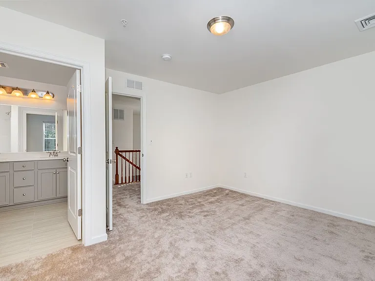 154 High Pointe Dr — Photo 18