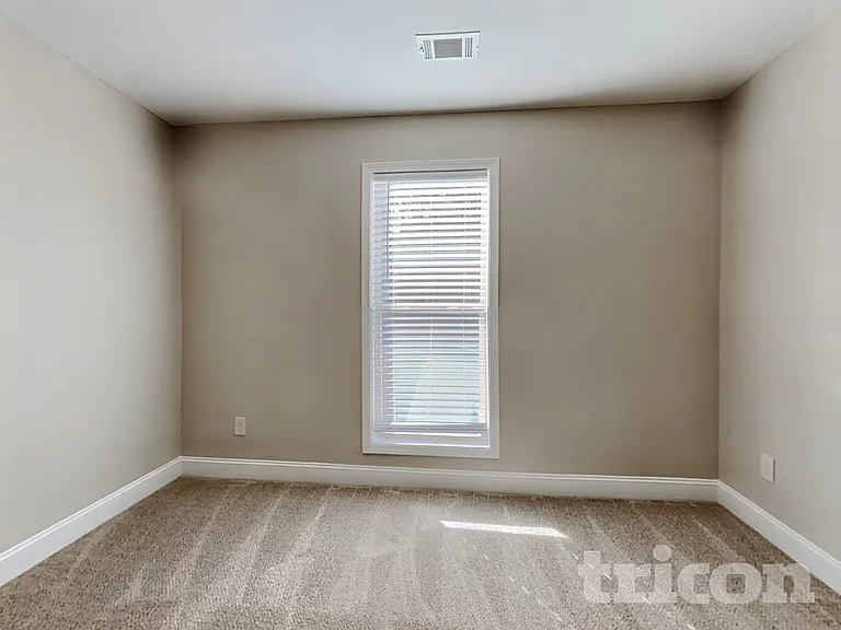 1656 Deer Creek Ln — Photo 16