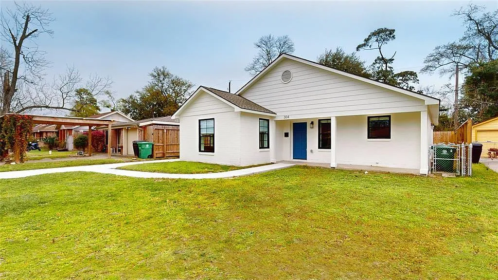 4 bed, 2.0 bath, 1656 sqft, $2,495 — Photo 3