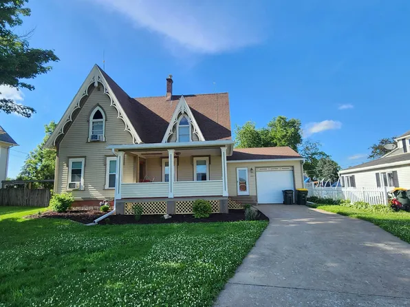403 W Main St, Waukon, IA 52172