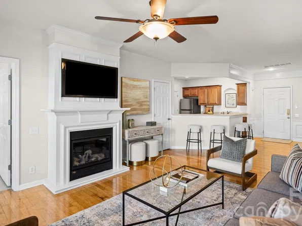 3250 Margellina Dr, Charlotte, NC 28209