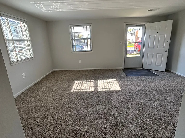 Longview — Photo 243
