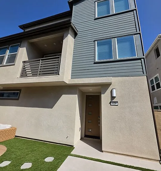 426 Lobata — Photo 2