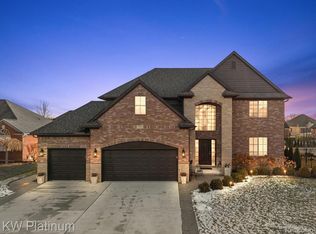 35910 Glenville Dr, New Baltimore, MI 48047