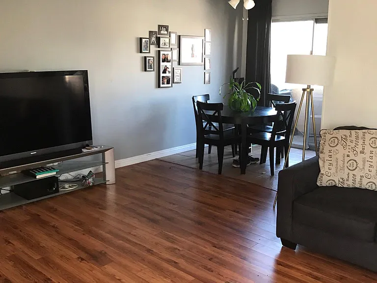 1928 Carmen Ave #10 — Photo 4
