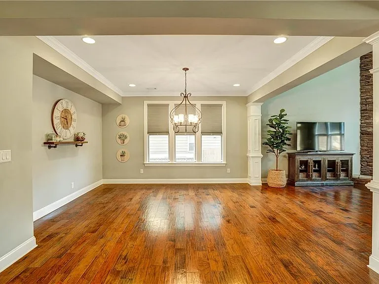 633 Leland Pkwy — Photo 13