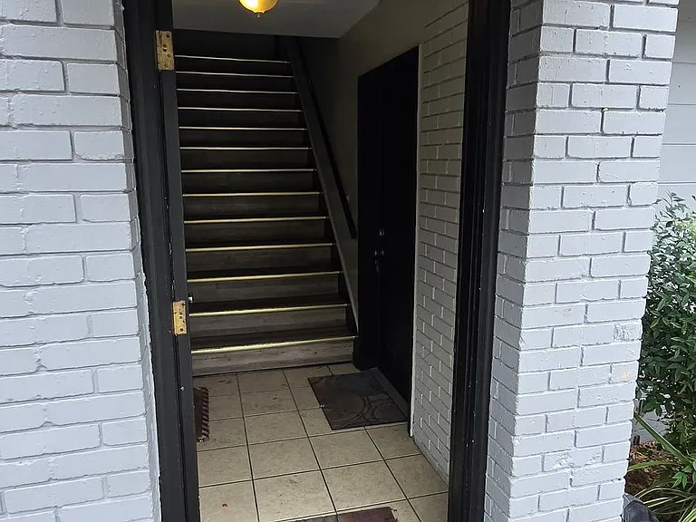 Beautiful 2/1 Apartment in Arlington — Photo 1