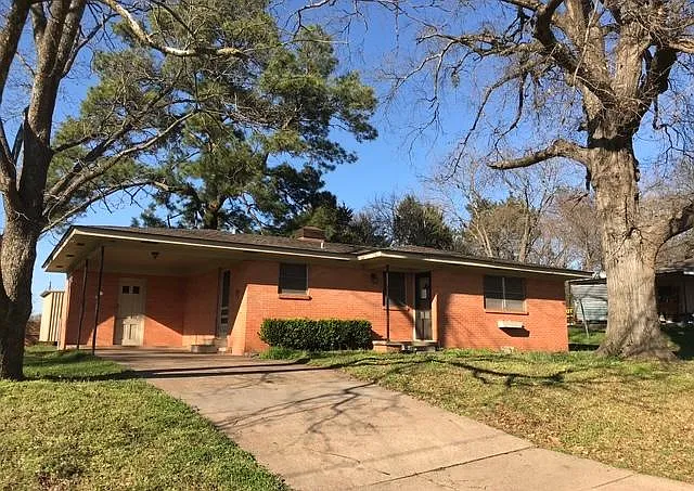2106 E Jones St — Photo 3