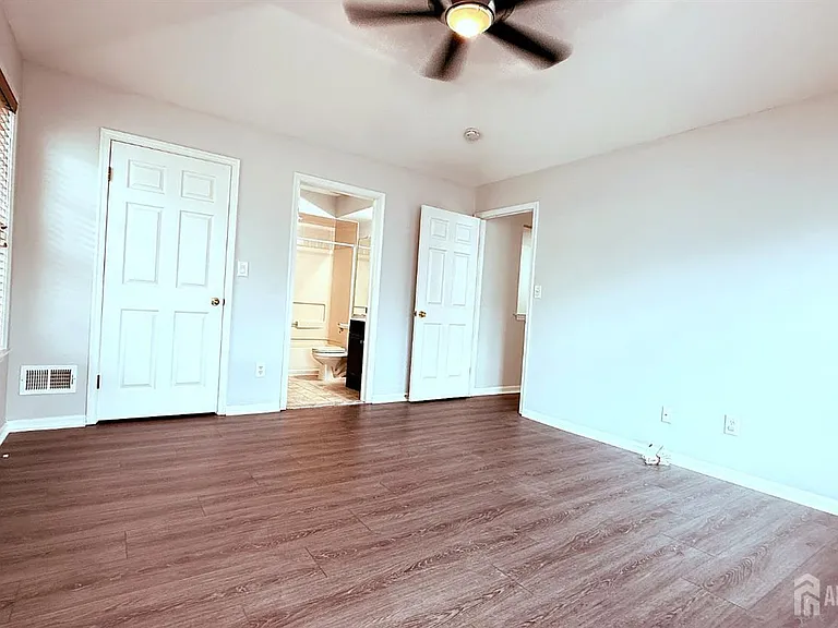 434 Waterford Dr — Photo 15