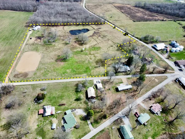 42 Mockerson Rd, Leoma, TN 38468