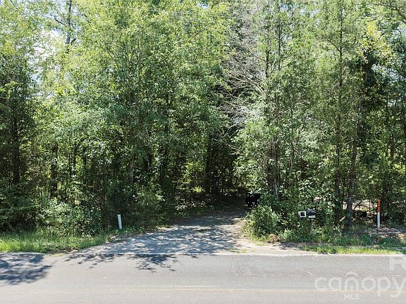 4th image of 2211 Muller Rd