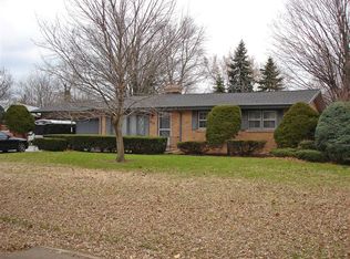 195 Eloise Dr, Benton Harbor, MI 49022