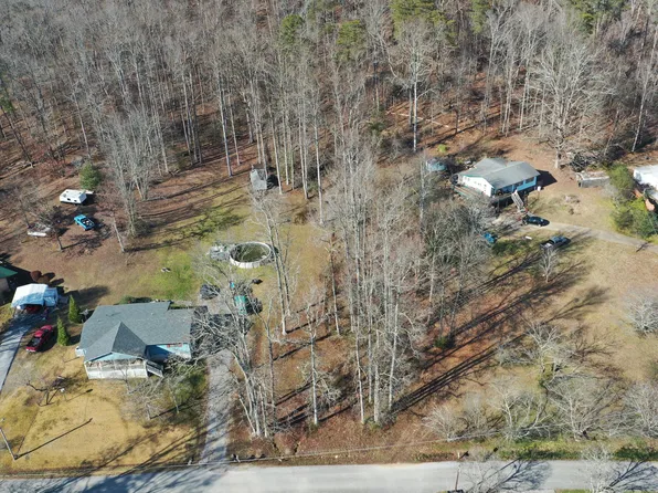 10733 McAfee Rd, Soddy Daisy, TN 37379