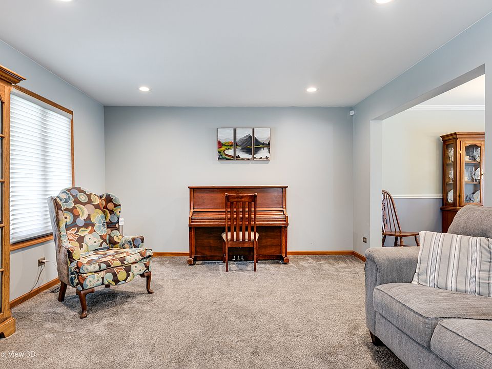 125 N Pleasant Rd, Lake Zurich, IL 60047 | MLS #12730852 | Zillow