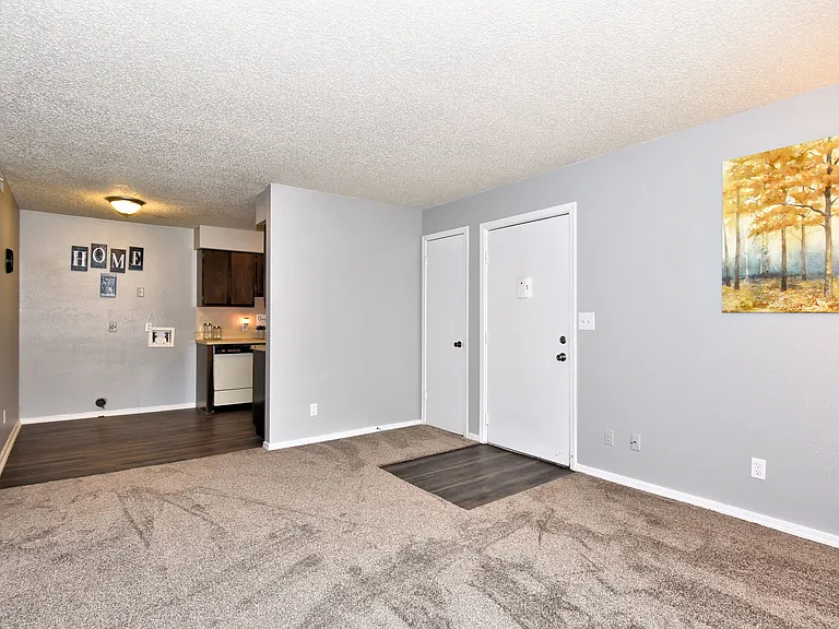 Shady Hollow Apartments — Photo 13