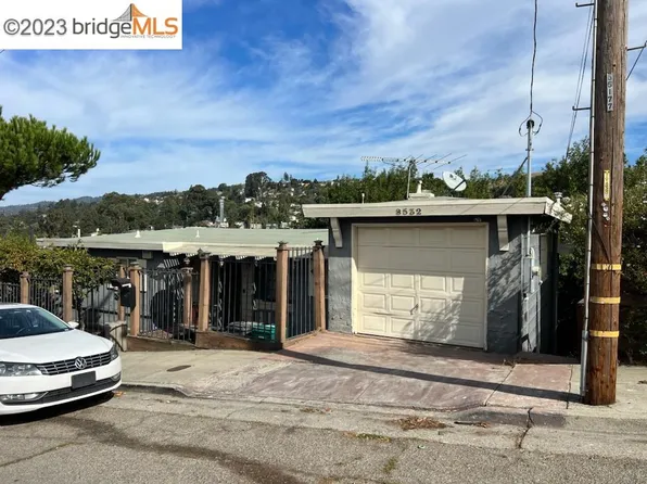 8532 Seneca St, Oakland, CA 94605