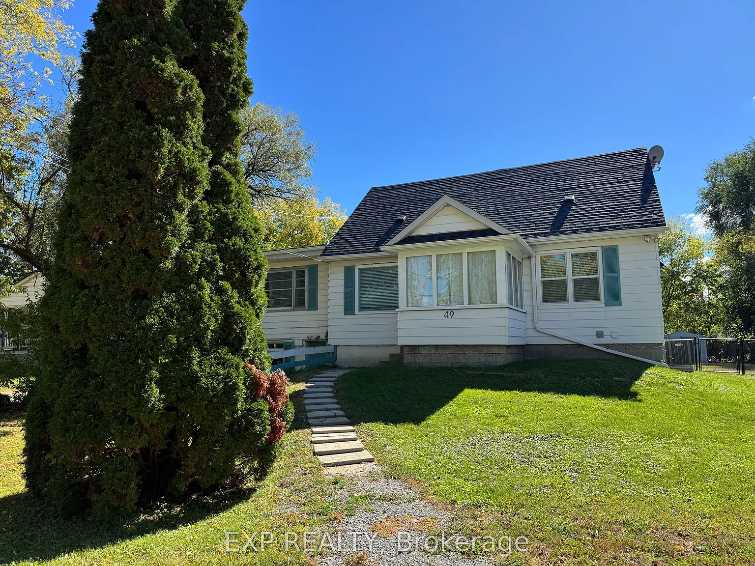 5 bed, $4,600 — Photo 1