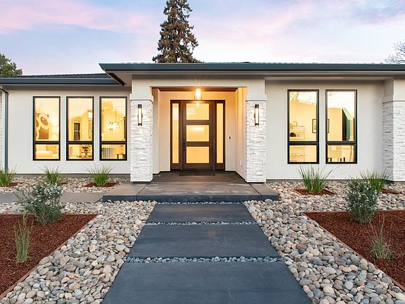 3rd image of 12596 Paseo Flores